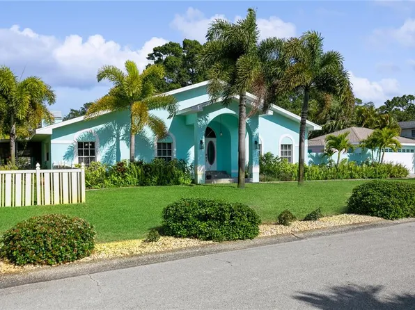 7960 Country Club Rd N, Saint Petersburg, FL 33710