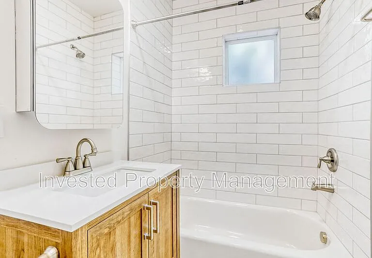 3027 N Hooker St — Photo 11