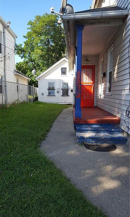 2nd image of 1572 E 36th St