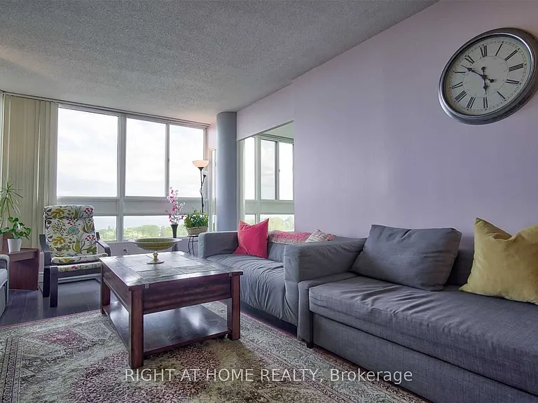 3233 Eglinton Ave E #1406 — Photo 17