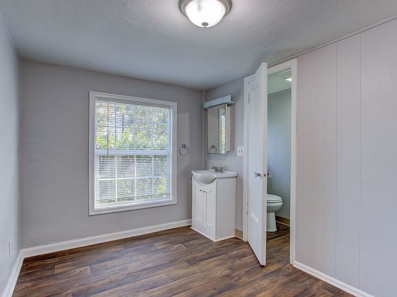 5th image of 2716 SW Custer St #7