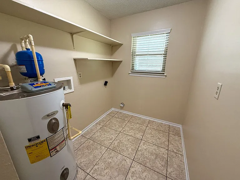 7724 Rustling Pines Dr — Photo 13