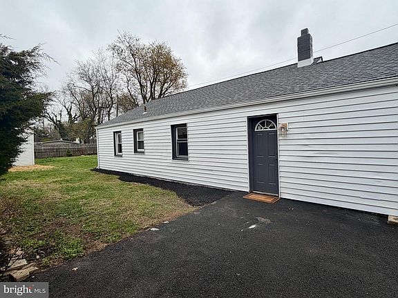 3rd image of 3804 Weston Ave