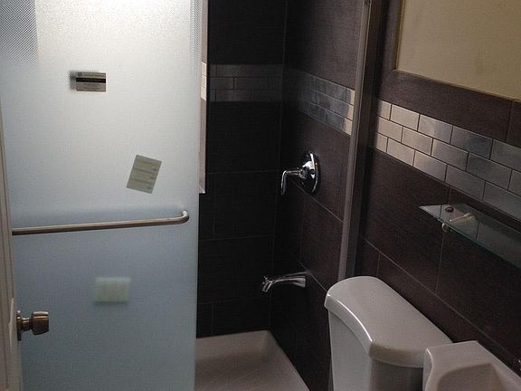 3rd image of 5615 N Bernard St #1