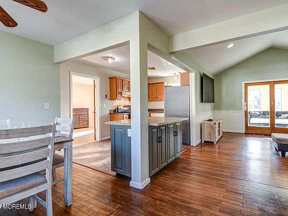 2nd image of 28 N Navajo Drive