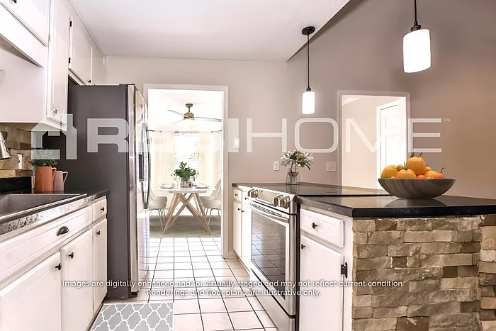 1022 Brisbane Ln SE — Photo 2