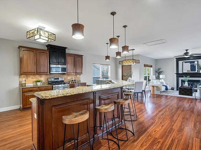 317 Lake Side View Ln — Photo 9