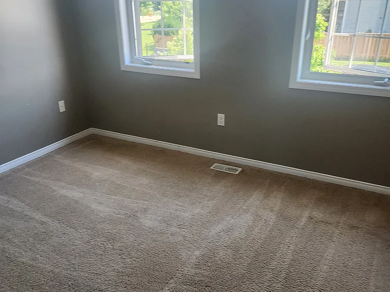 48 Warner Ln — Photo 2