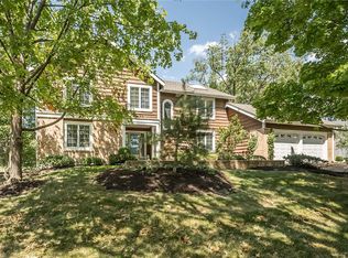 15751 Country Ridge Dr, Chesterfield, MO 63017