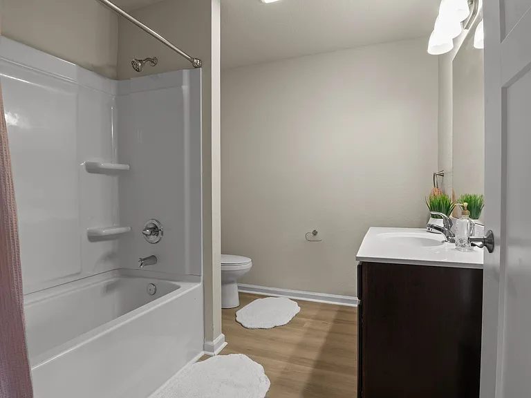 Spanish Moss Eco Apartments — Photo 6