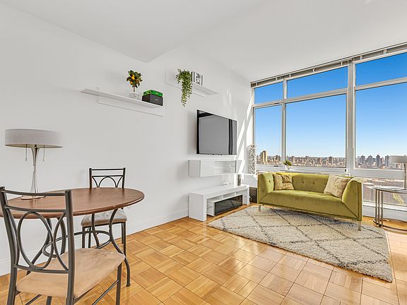5th image of 217 E 96th St APT 30B