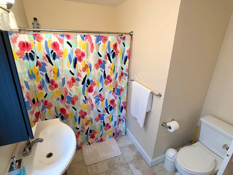64 Mozart St #2 — Photo 11