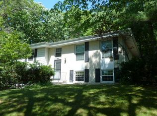 N1598 Arburoe Ln, Fort Atkinson, WI 53538