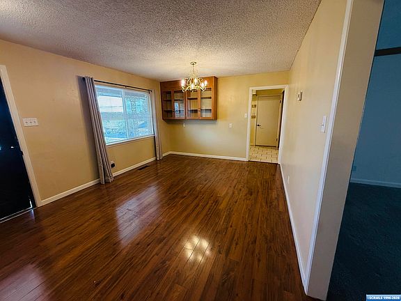3rd image of 2101 N Juniper Ave