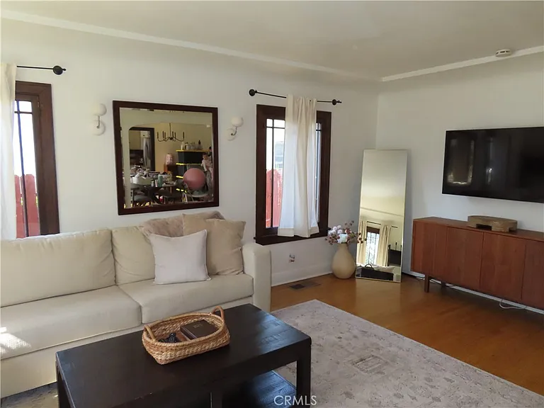 2421 French St — Photo 3