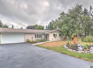 307 Avon Dr, Carlisle, PA 17013