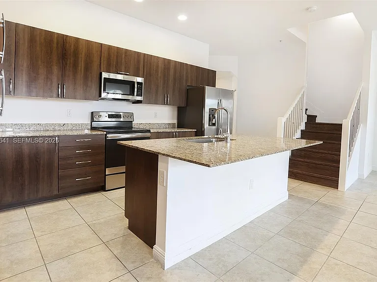 12453 NW 17th Mnr #12353 — Photo 7