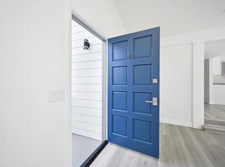 718 Iris Ave #A, Corona Del Mar, CA 92625