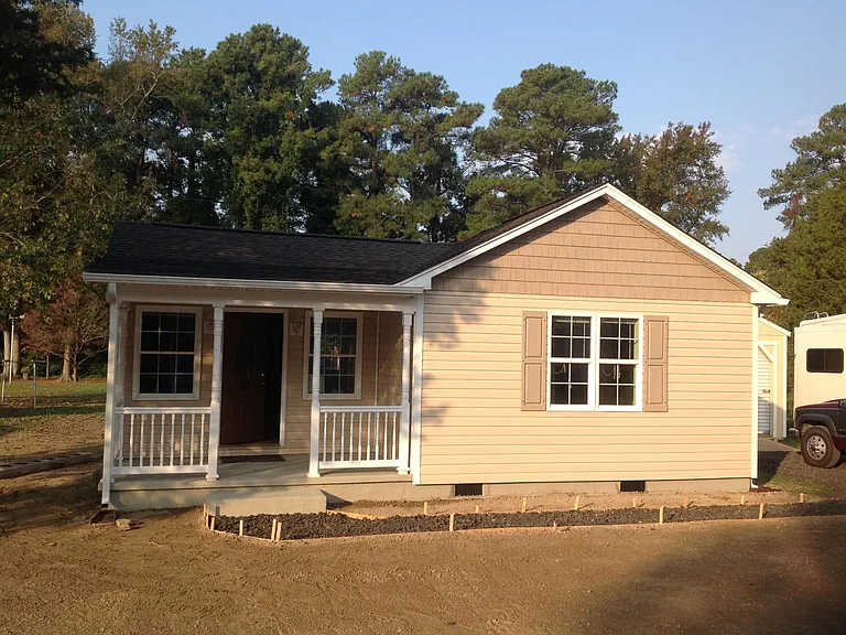 2124 Sarah Creek Ln — Photo 2