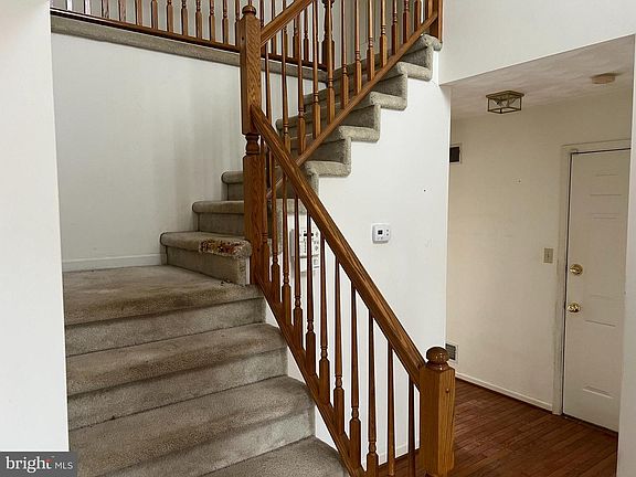 4th image of 206 Hall Dr