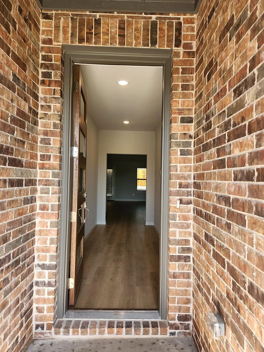 entrance - 2043 Atlantic Ave