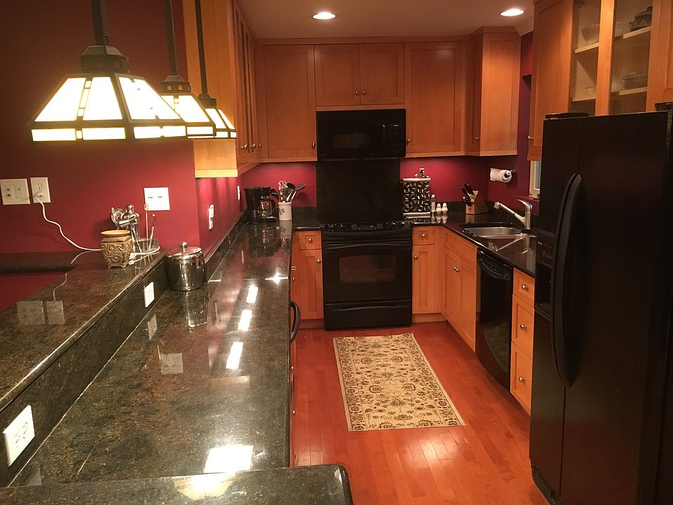 Add'l entertaining bar area