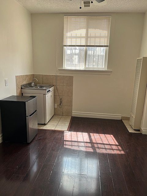 1st image of 704 Hartford Ave APT 212