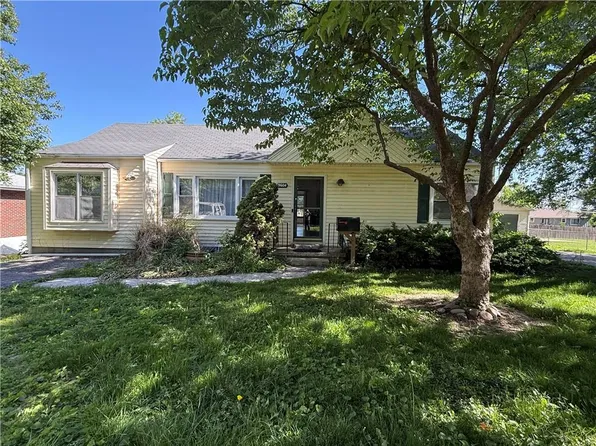 9604 E 32nd St S, Independence, MO 64052