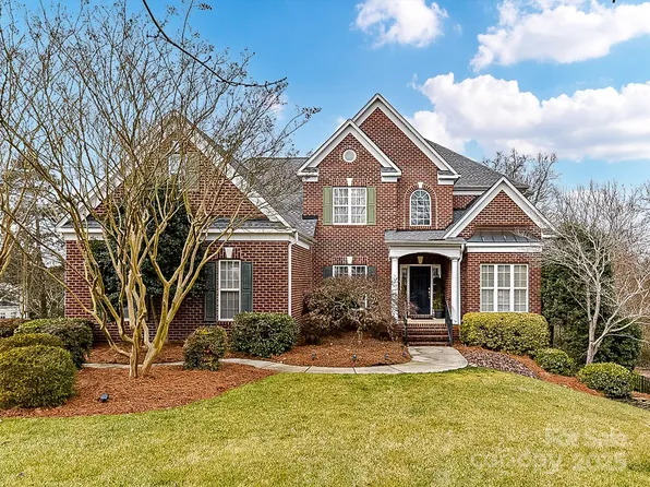 585 Ambergate Pl NW, Concord, NC 28027