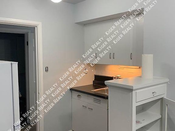 4th image of 103 N Gay St #D