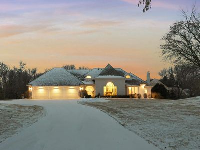 2255 French Creek Cir, Wayzata, MN, 55391