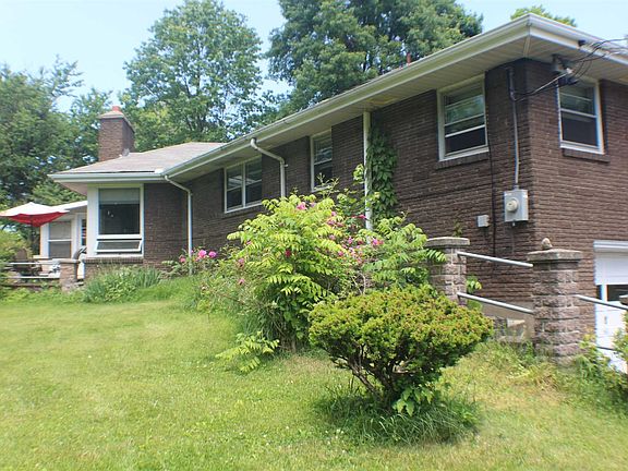 3rd image of 8 Park Hill Dr