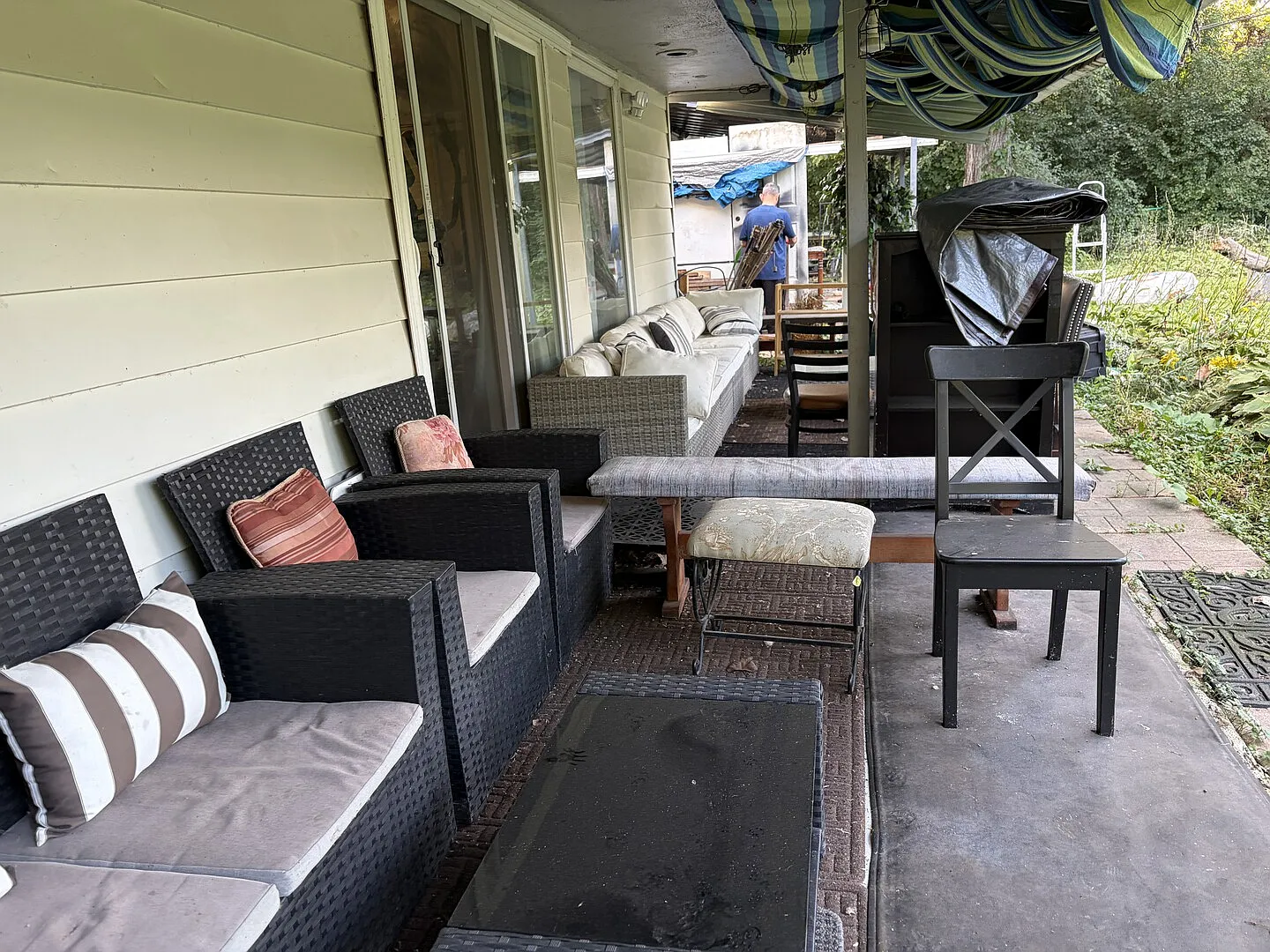 Fully Furnished 2-Bedroom Apartment | Convenient Location Unit 2 — Photo 1