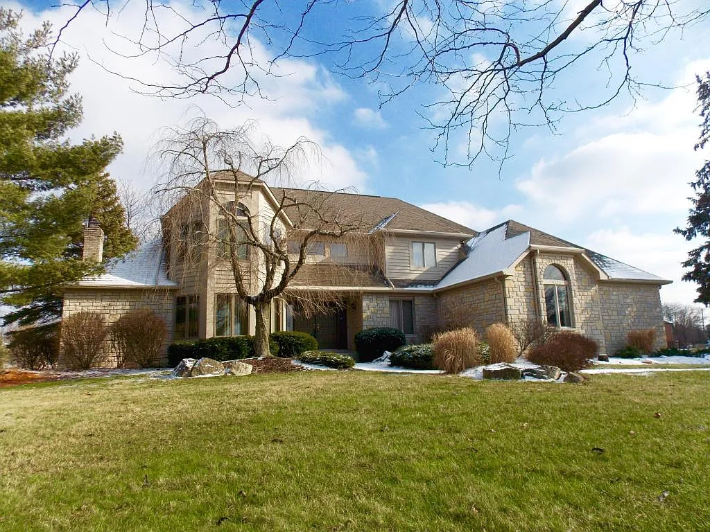 10233 S Fork Ln photo 1