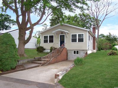 17 Acorn Avenue, Farmingville, NY, 11738