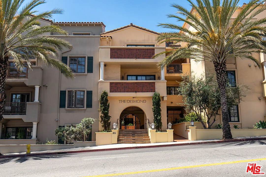2 bed, 2.5 bath, 1875 sqft, $6,800 — Photo 2