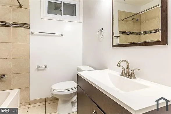 1729 E St NE #4 — Photo 12