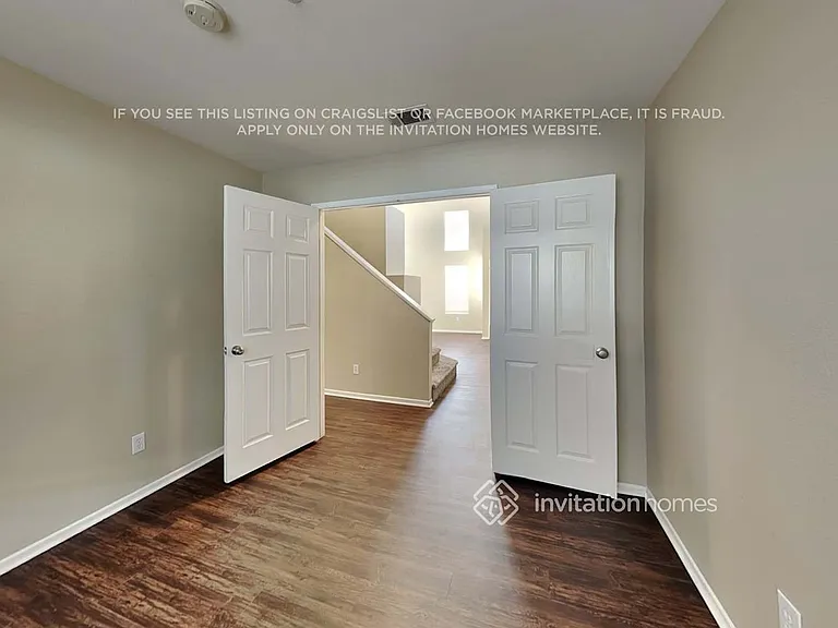 8049 Streamside Ct — Photo 9