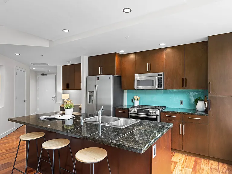 910 Lenora St #S403 — Photo 4