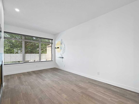 5th image of 1616 24th Ave NW #102