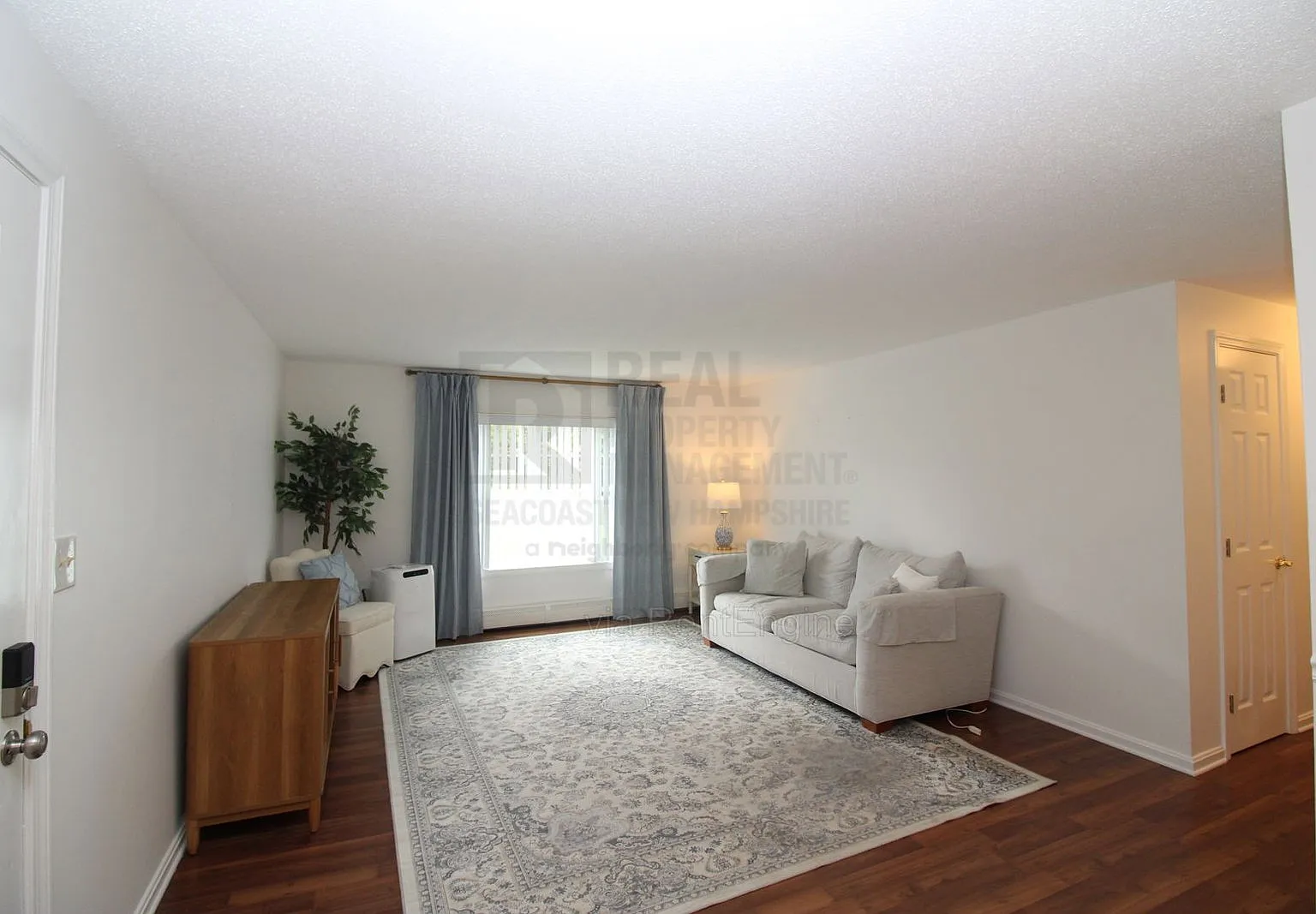 2 bed, 2.0 bath, 958 sqft, $2,395 — Photo 2