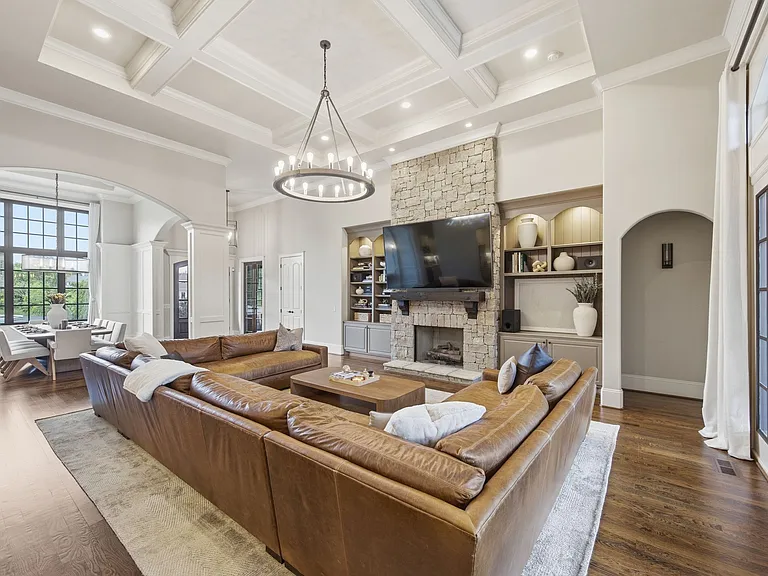 9565 Hampton Reserve Dr — Photo 4
