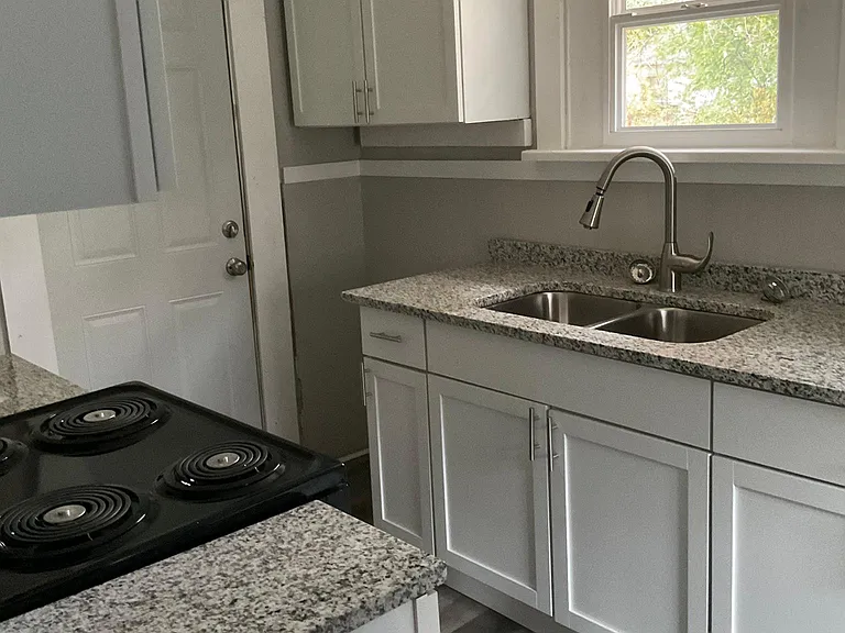809 Leland Ave — Photo 8