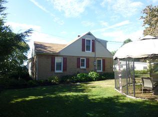 412 S 7th St, Akron, PA 17501