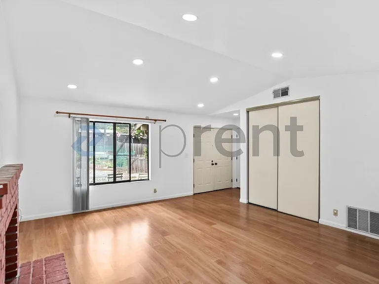 2872 Pickford Pl — Photo 7