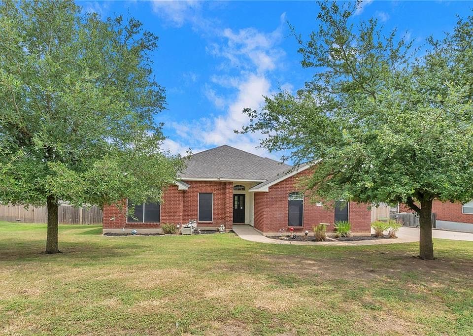 1st image of 203 Blanco Dr