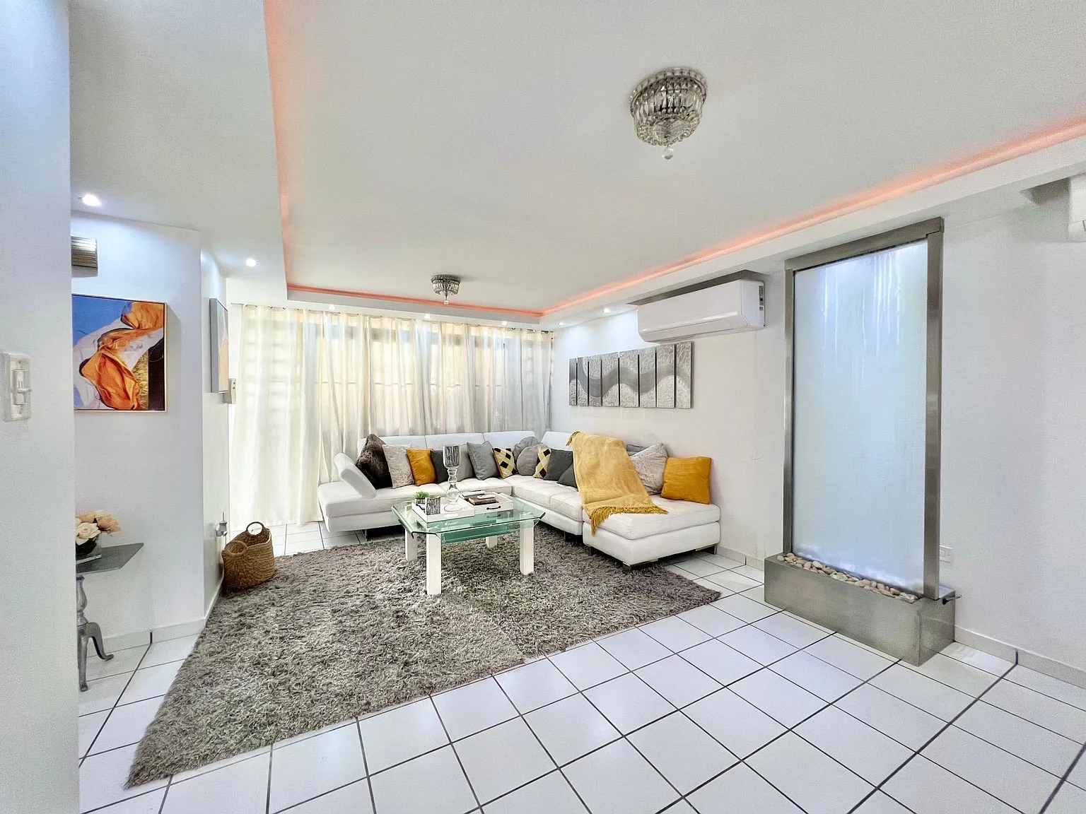 4 bed, $4,000 — Photo 2