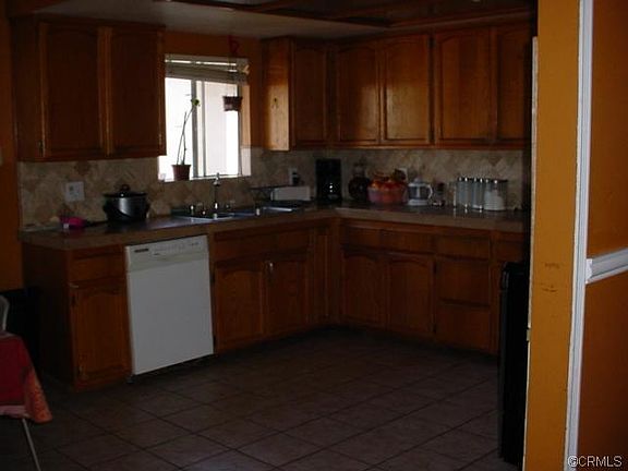5th image of 30420 Wilson St