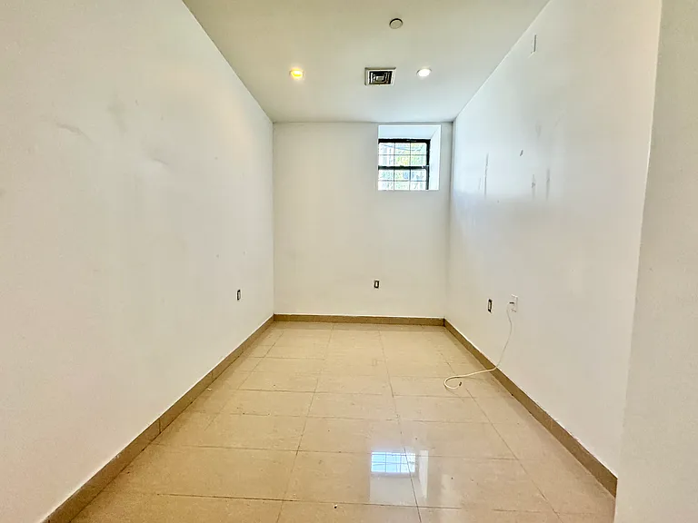 753 Lexington Ave #1D — Photo 14