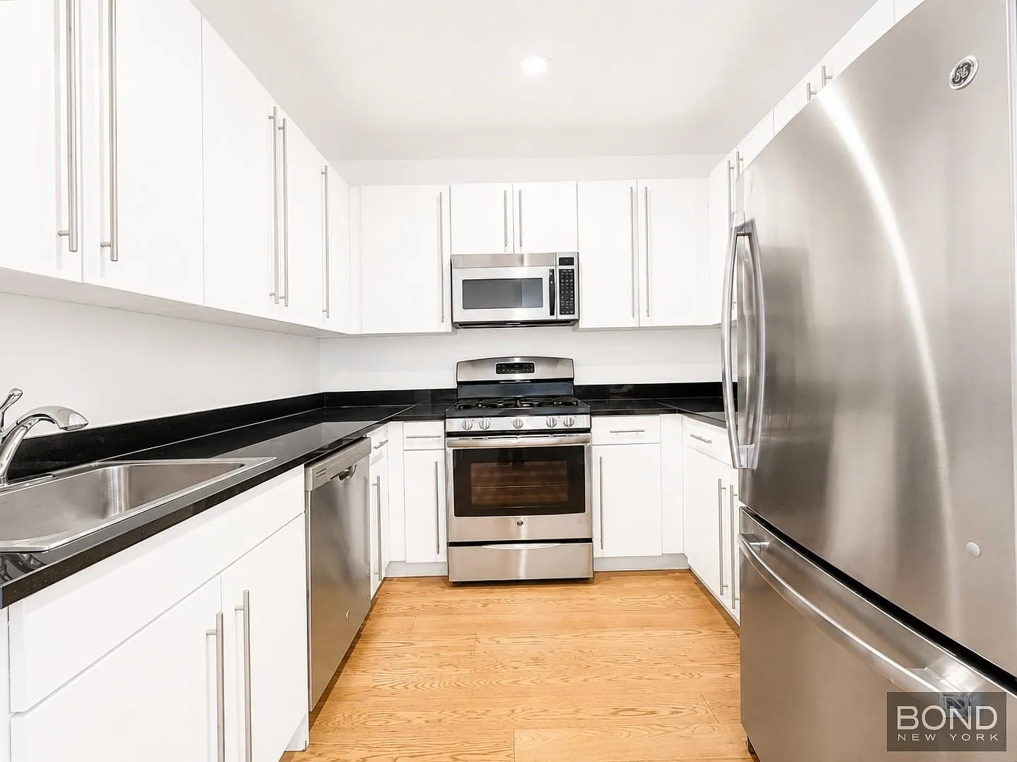 326 Greenwich Street — Photo 2